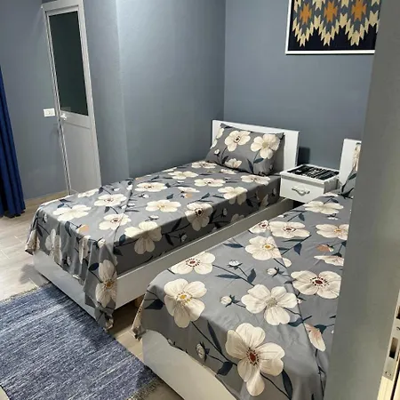 Bujtina E Qilimave בית הארחה