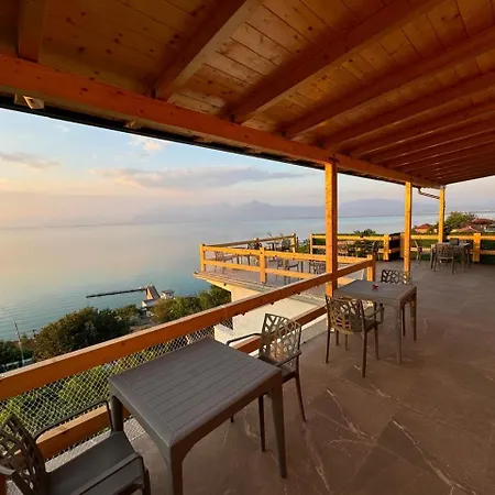 Bujtina E Qilimave 3*