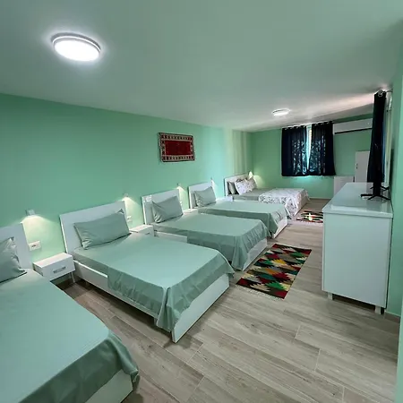 Bujtina E Qilimave 3*