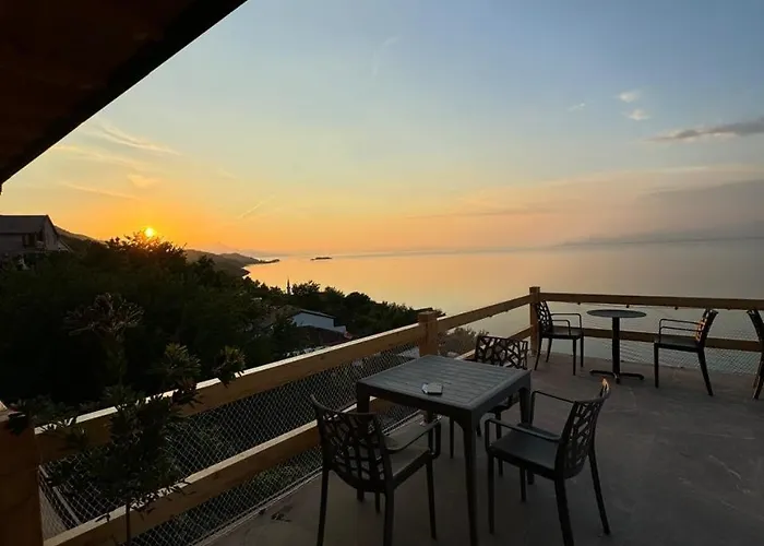 Bujtina E Qilimave 3* Zogaji