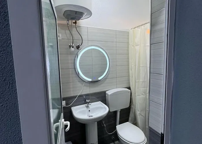 Bujtina E Qilimave 招待所