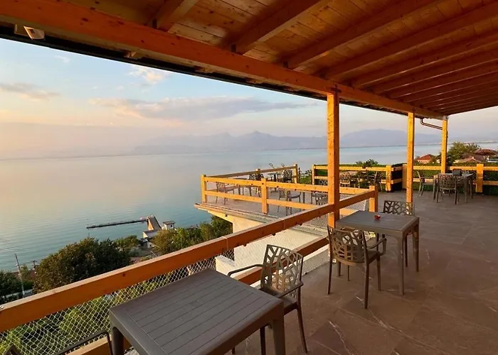 Bujtina E Qilimave 3*